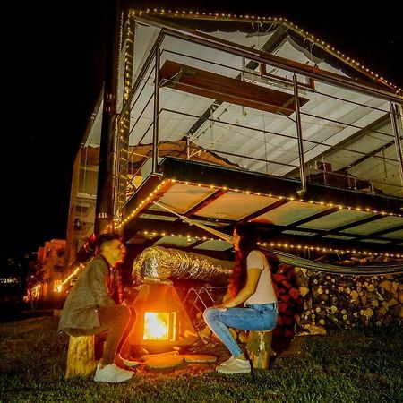 ホテル Glamping Cristal グアタビータ エクステリア 写真