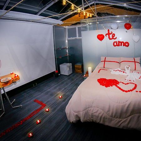 ホテル Glamping Cristal グアタビータ エクステリア 写真